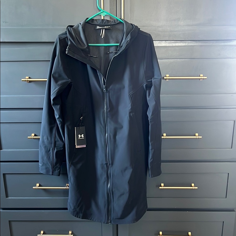 Under Armour Black Raincoat Lightweight Weather-Resistant